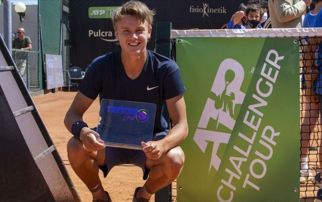 儿时便深深 儿时便深深